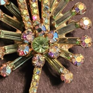 Elegant Gold and Green Crystal Brooch